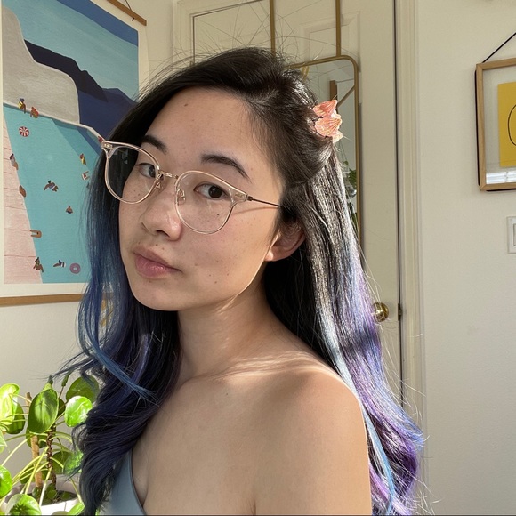 Mini Glittery Acrylic Seashell Hair Clip Claws - Picture 3 of 7